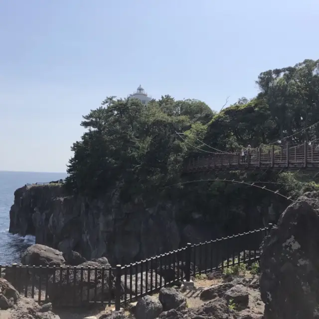 【静岡県】城ヶ崎海岸で青い海と森林浴を楽しむ！