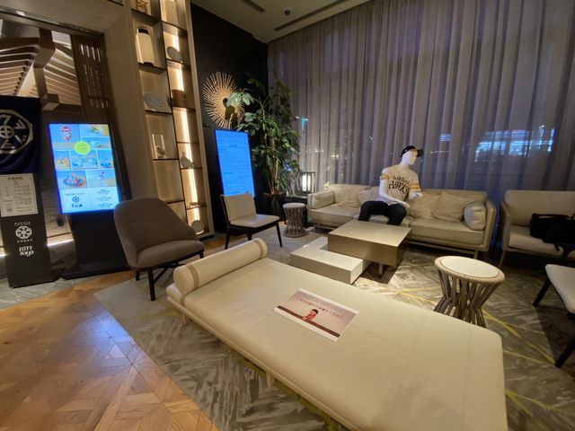 キャナルシティ博多が目の前『三井ガーデンホテル福岡祇園』(フロント)