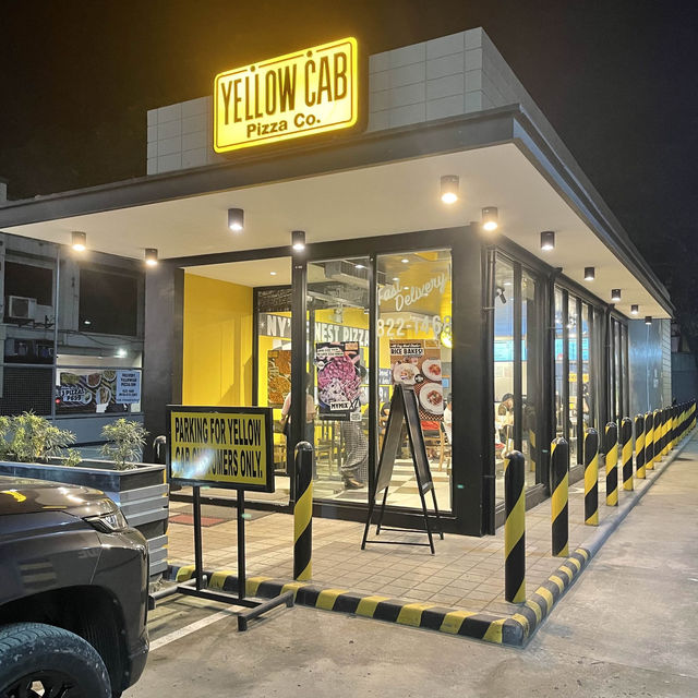 필리핀 최애 피자 프랜차이즈 “YELLOW CAB”