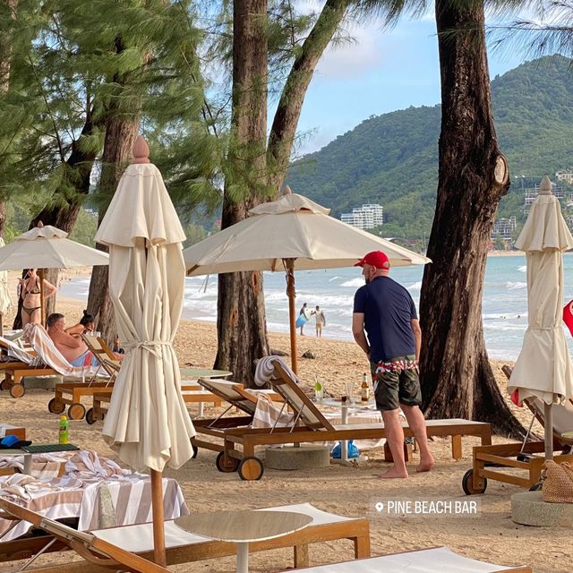 Pine beach bar : คาเฟ่ใน intercontinental phuket 