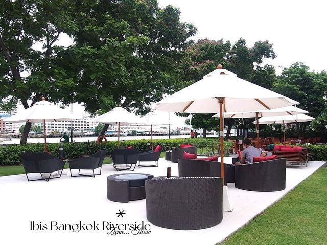 พักผ่อนวันสบายๆ@Ibis Bangkok Riverside