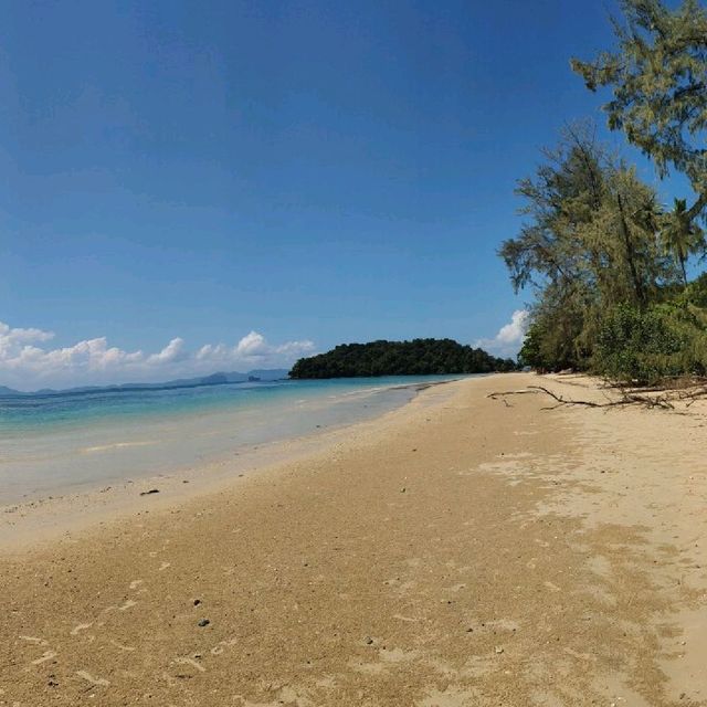 Amazing Peaceful scenic Beach & Nature 