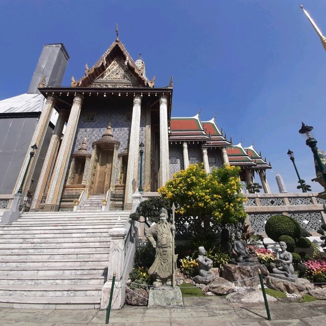 Visit the Grand Palace in Bangkok 