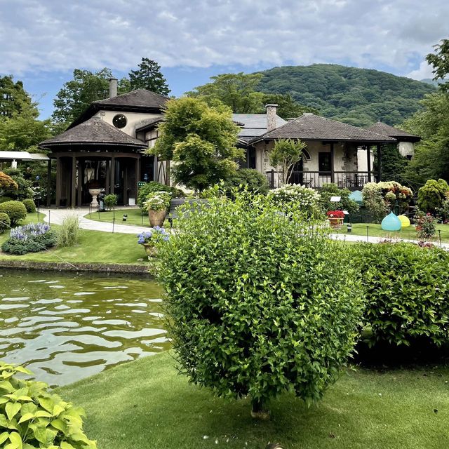 箱根ガラスの森美術館の庭園