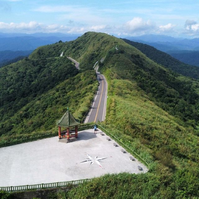 九份 | 公路停靠美景「不厭亭」，任何季節來都相當迷人，路程輕鬆簡單!

