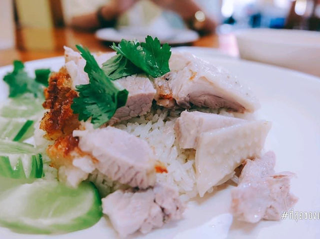 โกตี๋ข้าวมันไก่ในตำนานอุทัยธานี