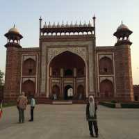 Eager trip to Agra! home of 7 wonders