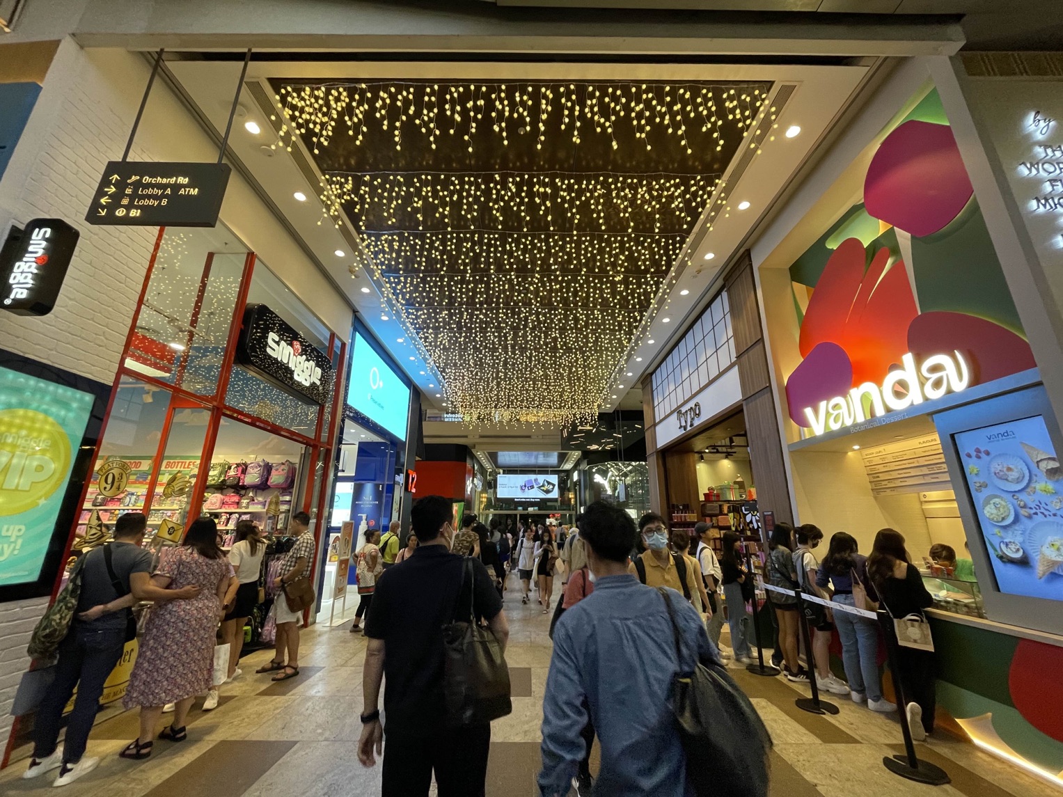 313@Somerset, Shopping centres, Singapore Stock Photo - Alamy