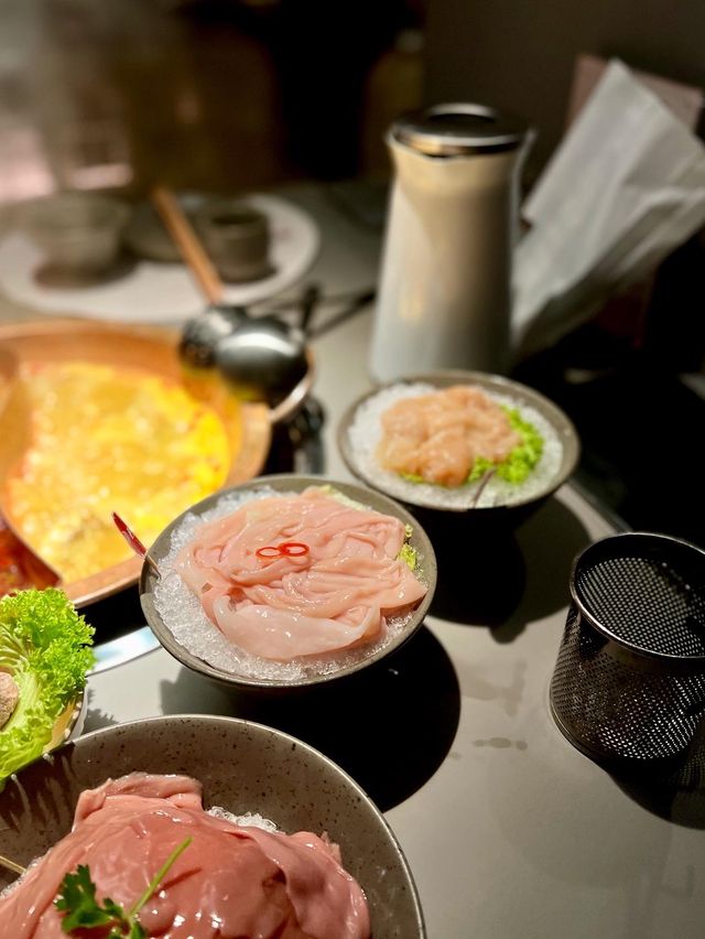 方叔叔開到黎中環啦🥳🥳🥳 高質重慶火鍋店！