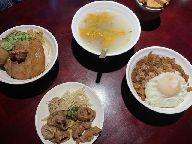 台北市大同區 ｜ 大稻埕魯肉飯