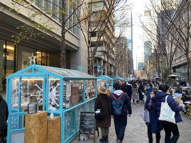 東京・丸の内。『Marunouchi Street Park 2022 Winter』