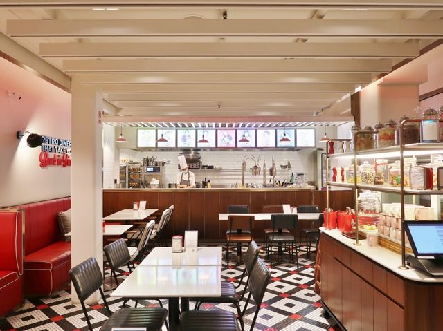 Broadway American Diner, Capitol Kempinski