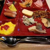 大阪名物【ミックスジュース・串カツ・たこ焼き】が食べられる朝食☀️🍴
