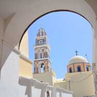 希臘Santorini 🔶 Fira鵝黃色教堂