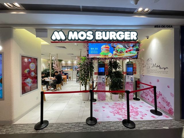 Sakura-themed MOS burger