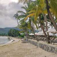 เดินเล่นชายหาดละไม หาดหน้าที่พักติดกับสระว่ายน้ำ