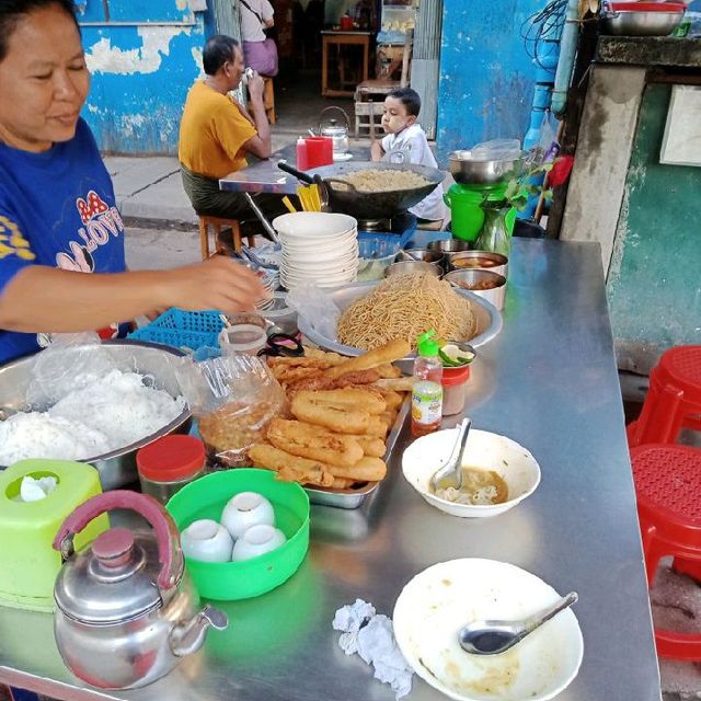 ตลาดอองซาน   ใกล้ไขน่าทาวน์