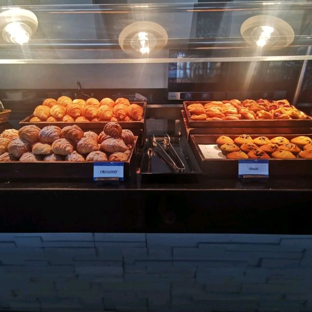 Breakfast at Poolside Bar & Restaurant