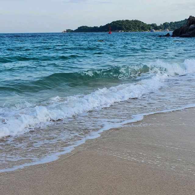 สัมผัสความสวยงามของหาดตายาย @ เกาะล้าน