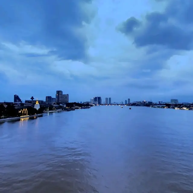 ไปหามุมถ่ายรูปสวยๆที่สะพานพระราม 8 ถ่ายมาสวยทุกรูป