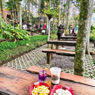Alas Trawas in Mojokerto