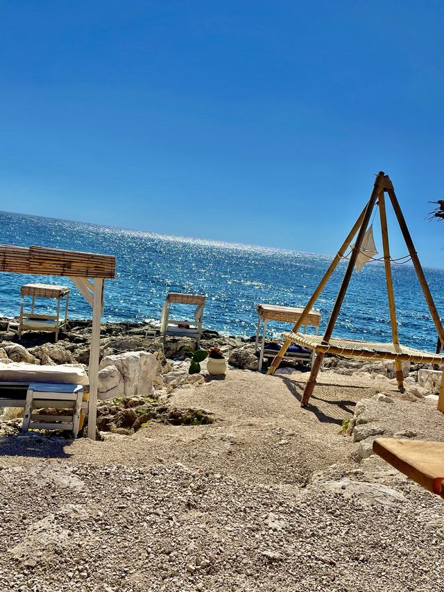 Porto Roxa Beach