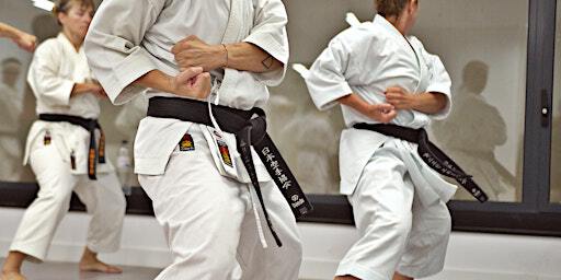 Classe de Karate. | Carrer de les Floristes de la Rambla, 10