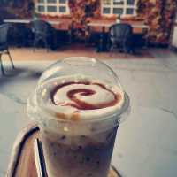 Toplofty Café  คาเฟ่สไตล์​โมเดิร์นลอฟท์