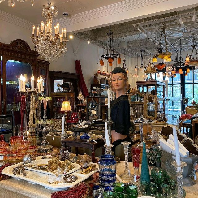 Antique Gallery Majorel New York