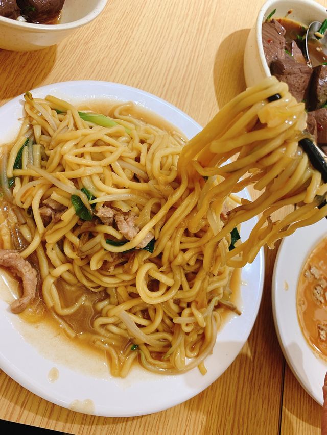 深坑老街散步去｜必吃老店王水成鴨血與臭豆腐、雞屁股