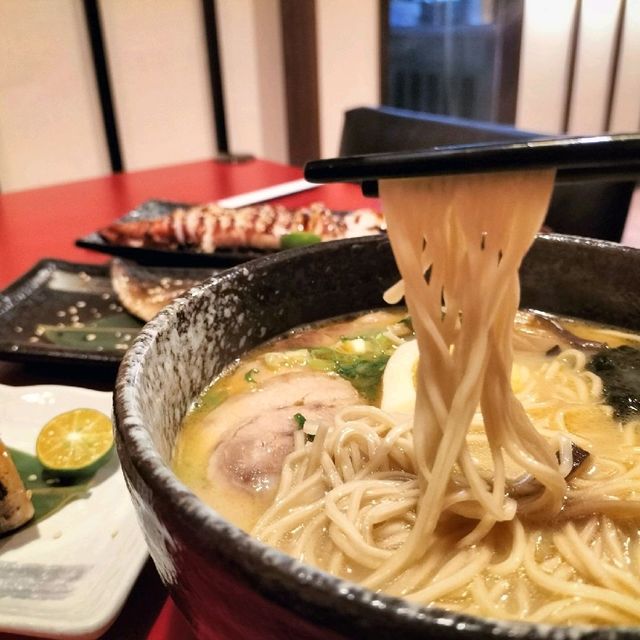 【板橋日式料理】高CP值平價美味的八八食堂，板橋日式定食|丼飯|生魚片|壽司 |拉麵|炸物推薦