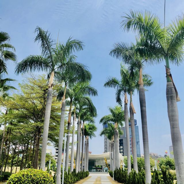 超大綠地公園🟢設計壯觀場面📍高雄中央公園站