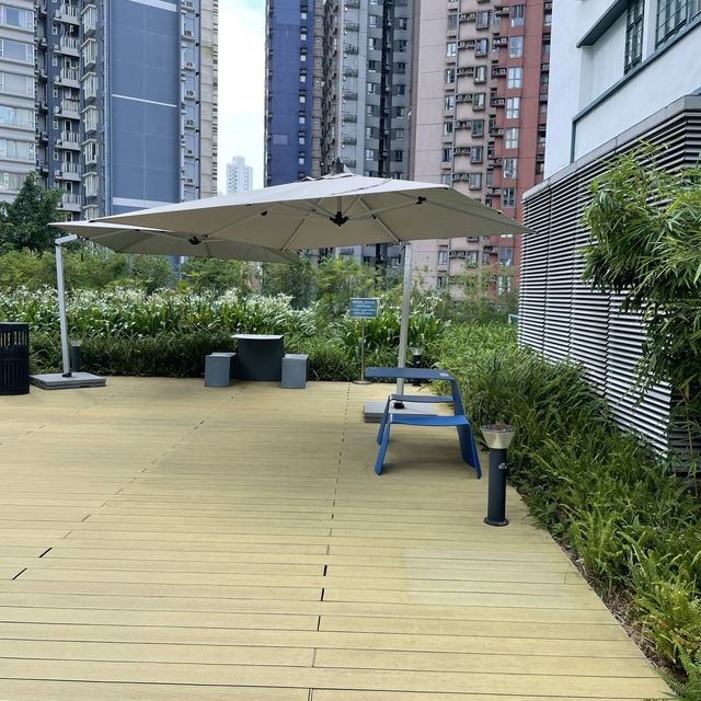充滿藝術寧靜的小花園