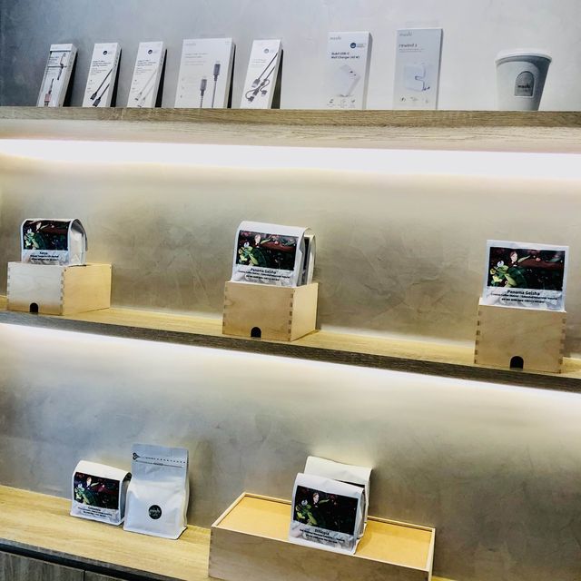 🤍☕️白色系文青咖啡店📍Moshi Café 台北中山店