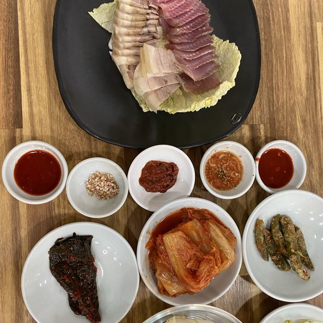 홍어삼합은 여기서! '순라길'