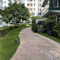 充滿藝術寧靜的小花園