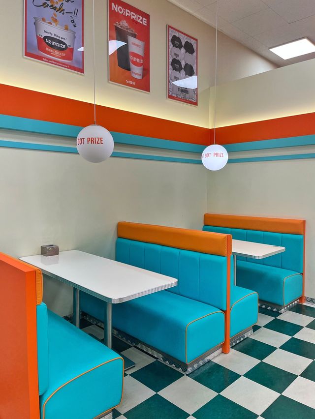 키치하고 빈티지한 식료품 잡화점 ‘노닷 프라이즈’ 🍿
