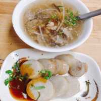 😋👃🏻聞香而來的在地小吃📍巷仔內大腸煎