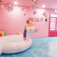Take lots of photo @ Color Pool Museum 