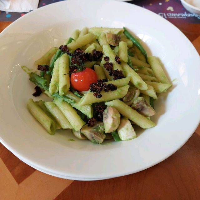 超好味「米奇三文魚飯團」