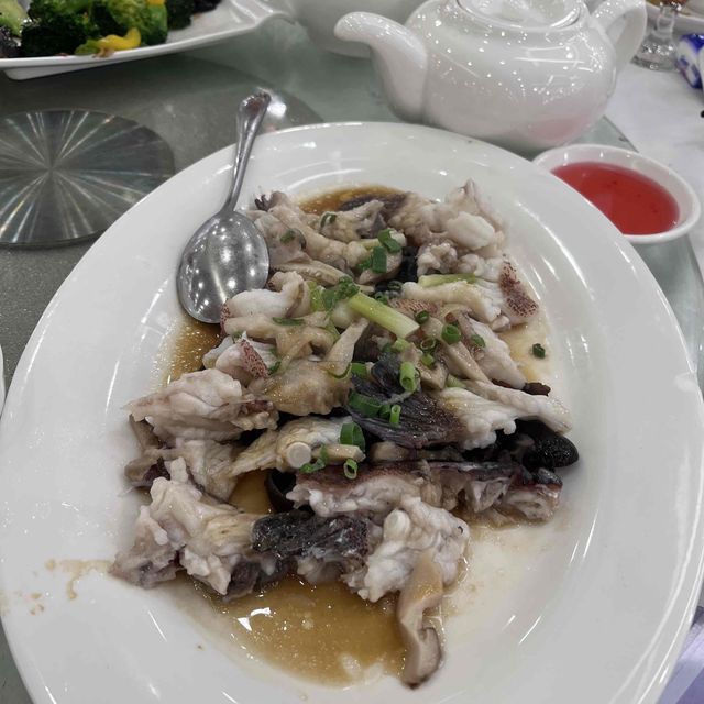 假日海鮮大餐長腳蟹好食！