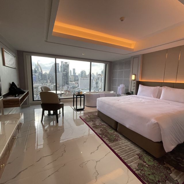 曼谷中心豪華令景酒店🏨落地大玻璃💯浴缸🛁欣賞城景