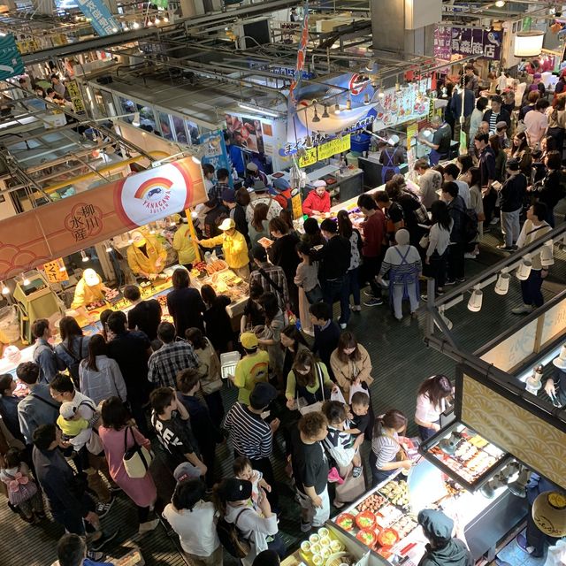 日本大口吃便宜厚切握壽司 - 唐戶市場