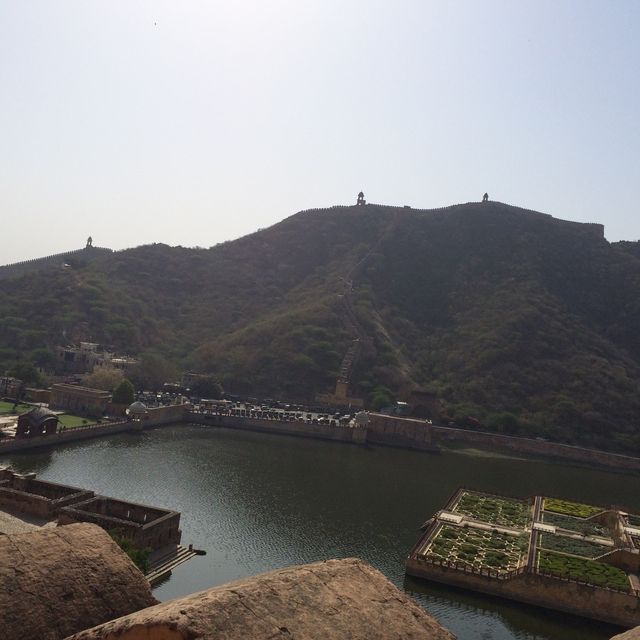 the gigantic Amer Fort