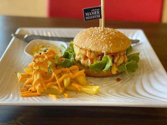 ร้านอาหารแนะนำ  ร้านมามี้ สเต็กเฮ้าส์ บ่อทอง