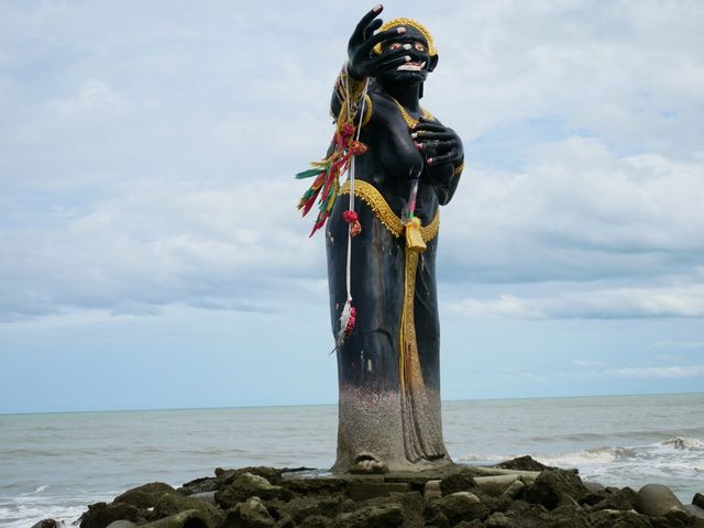 หาดปึกเตียน เงียบสงบ ใกล้กรุงเทพ  