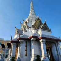 ไหว้ขอพรศาลหลักเมืองกรุงเทพสักการะสิ่งศักดิ์สิทธิ์