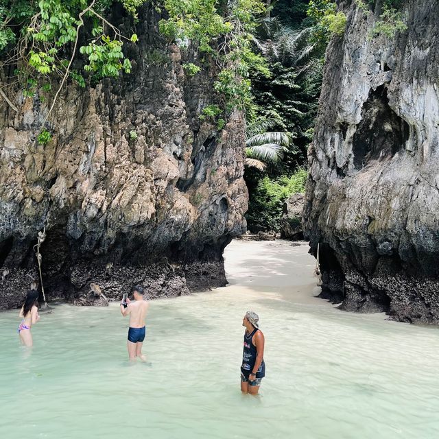 Phi Phi Island : Thailand