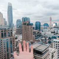 ไปนอนโรงแรมท่ามกลางตึกกัน🏢
