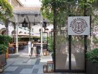 Bars for drinks and tipples at Raffles Hotel
